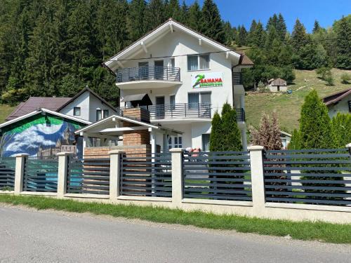 Moeciu de Sus House | Relax at Pensiunea Samaha: Spa, Restaurant & Family Fun