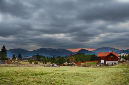Piatra Fantanele House | Inviting Pensiunea Zana Muntilor: Top-Rated Family Retreat