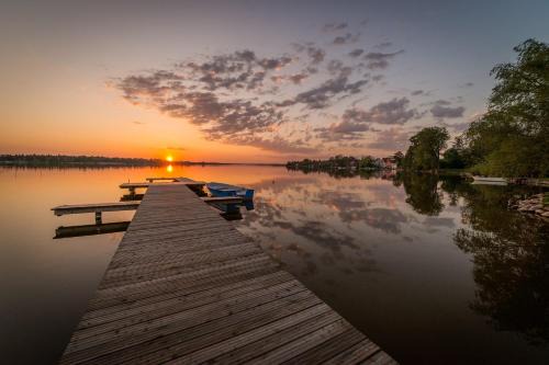 Mikolajki House | Pensjonacik Krystyna: Guest Rated 9.6 with Oceanfront Bliss