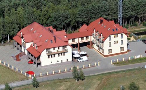 gmina Stare Miasto House | Inviting Pensjonat nad Zalewem with Oceanfront Pool Access
