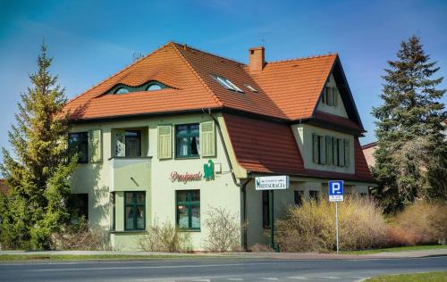 Chodziez House | Pet-Friendly Retreat at Pensjonat U Kota Wasyla