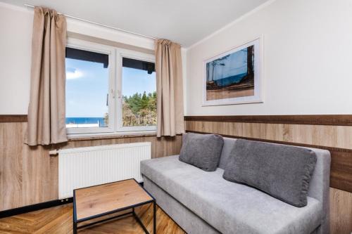 Katy Rybackie House | Charming Pensjonat Wielorybek with Ocean View and Dining