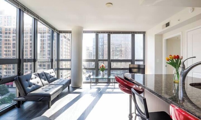 Aurora Highlands Apartment | Modern 2BR Pentagon City Apartment with Pool & Breakfast