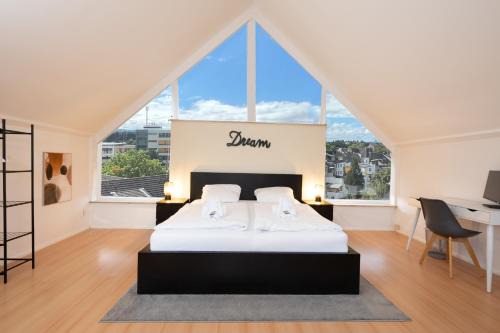 Dueren Apartment | Stunning Penthaus-Traum in Düren: Child-Friendly Retreat