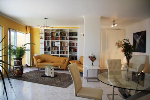 Canico Apartment | Oceanfront Penthaus Villa Erika: Rated 10/10 by Guests