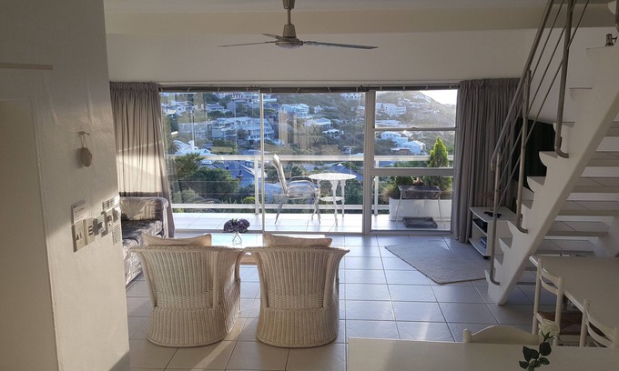 Hout Bay Apartment | Beachside Penthouse with Ocean View and Pool Access