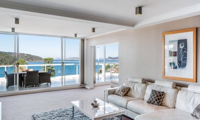 Ettalong Beach House | Oceanview Bliss: PENTHOUSE 707 with Private Pool