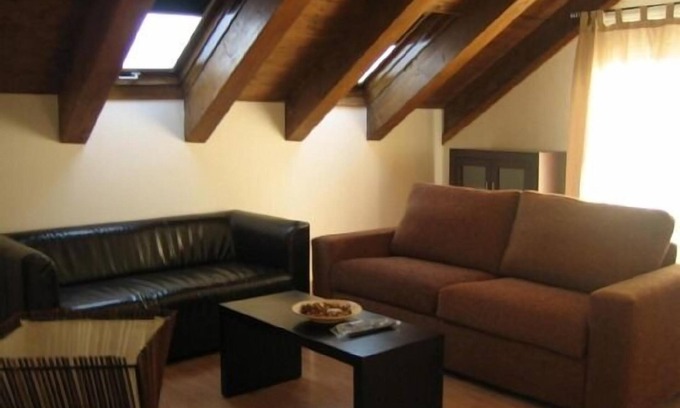 Laspuna Apartment | Spacious Penthouse for 8 in Laspuna Pyrenees - Rated 9.8!