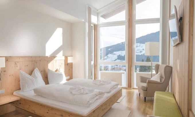 Schladming Apartment | Elegant Penthouse Stay with Breakfast at Apart & Suiten Hotel