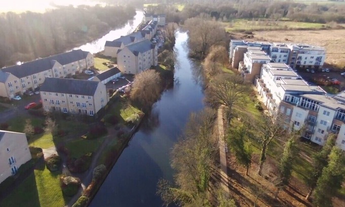 St Neots Apartment | Riverside Penthouse Apartment in Little Paxton with Breakfast