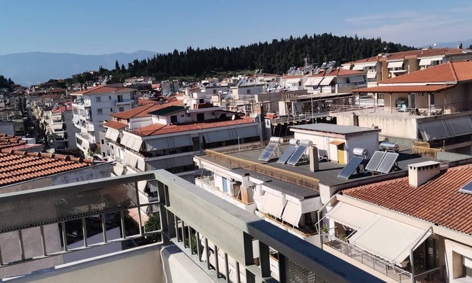 Trikala Apartment | Inviting Penthouse Stay in Trikala with Family Amenities