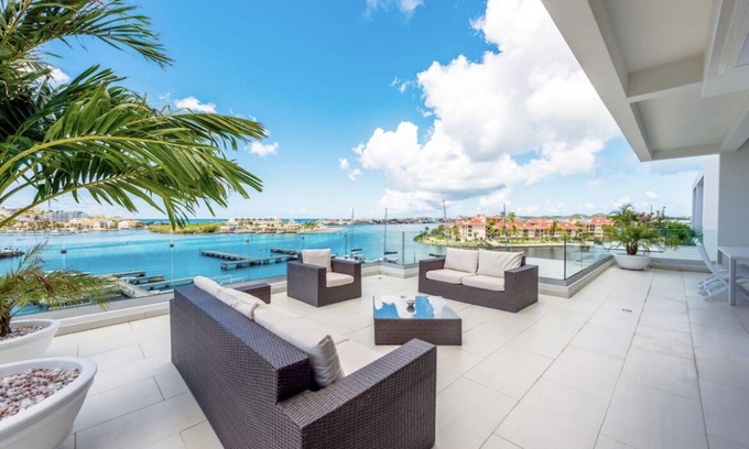 Almond Grove Apartment | Seaside Penthouse with Pool and Jacuzzi for Unforgettable Stays
