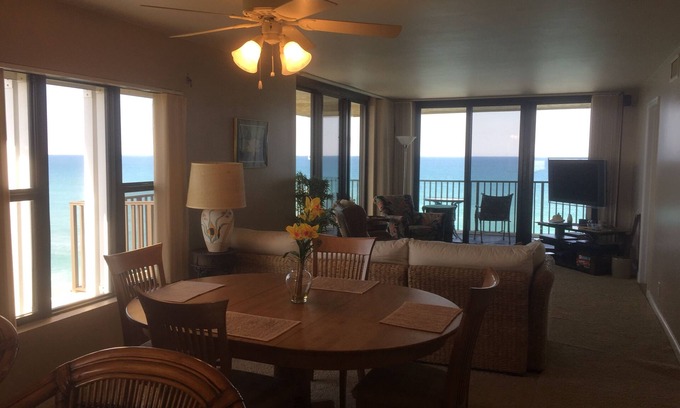 Hutchinson Island South Condo | Beachfront Penthouse Condo with Pool & Wrap-Around Balcony