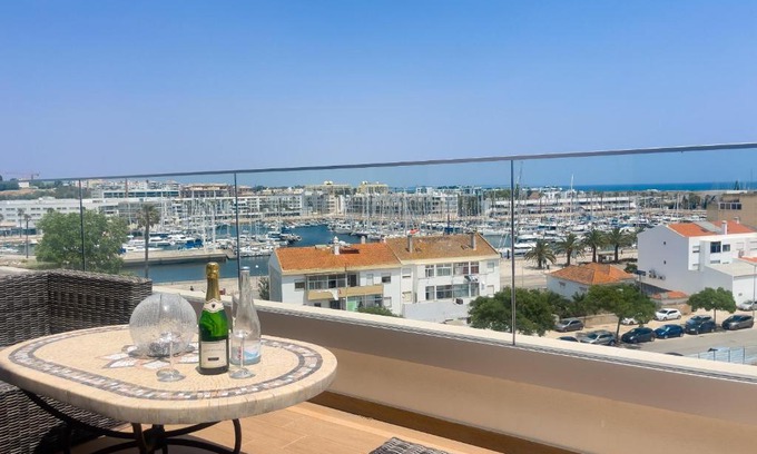 Lagos Apartment | Elegant Penthouse by the Marina with Ocean Views & Pool