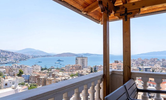 Sarande Apartment | Penthouse Condo in Sarandë with views