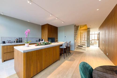 Ixelles Apartment | Experience the Impressive Penthouse Duplex with Scenic Views
