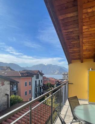 Pallanza Apartment | Scenic Lake View Penthouse Federico at Residenza Silvana