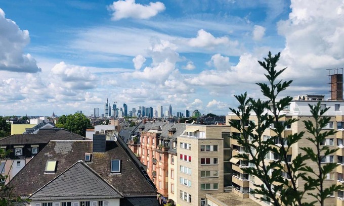 Bornheim Apartment | Stylish Penthouse Frankfurt with Ocean View and Pet-Friendly Amenities