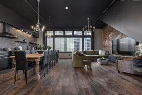 Downtown Louisville Apartment | Exclusive Penthouse Grand Executive Suite with Pet-Friendly Perks