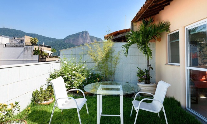 Ipanema Apartment | Indulgent Penthouse in Ipanema with Christ View and Amenities