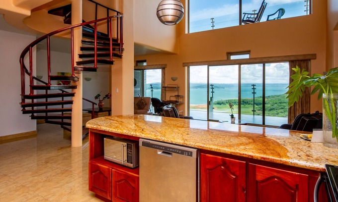Naranjos Agrios Condo | Modern Penthouse in Lake Arenal with Pool & Full Kitchen