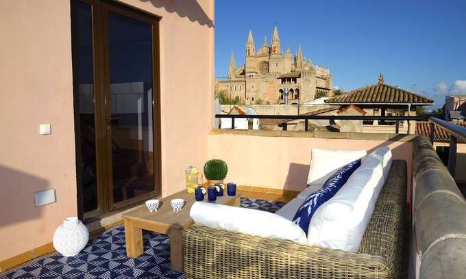 La Llotja-Born Apartment | Top-Rated Penthouse with Terrace by the Cathedral