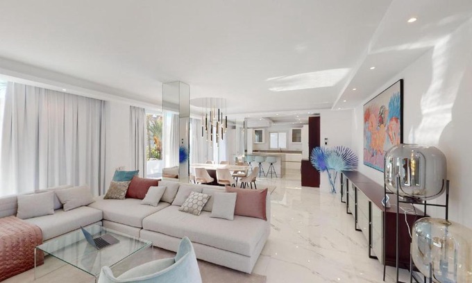 Puerto Banus Apartment | Elegant Penthouse La Alcazaba with Oceanfront Views