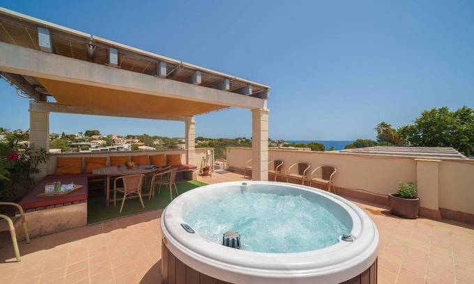 Cala Anguila-Cala Mendia Apartment | Penthouse Las Palmeras by Interhome
