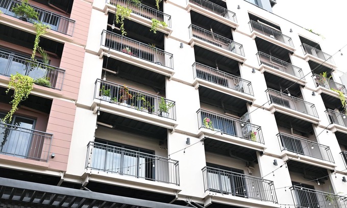 Santa Ana Apartment | Penthouse looking 1BDApt centric location perfect for couples or solo traveling