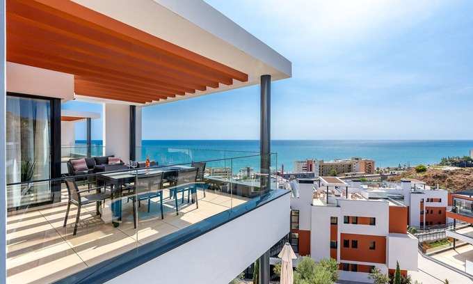 Fuengirola Apartment | Exclusive Penthouse with Ocean View & Private Terrace Pool