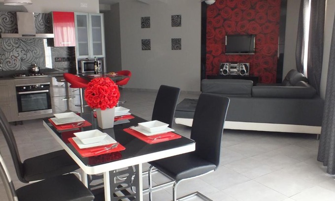 San Tumas Apartment | Beachfront Penthouse with Ocean Views and Family Friendly Amenities