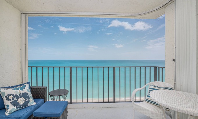Hutchinson Island South Condo | Oceanfront Penthouse Condo with Breathtaking Views & Pool