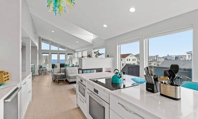 Salisbury Condo | Penthouse Oceanview & Nautical Retreat