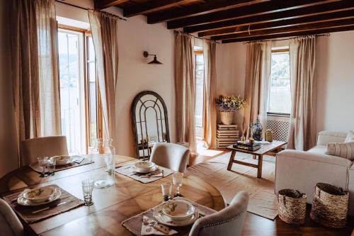 Isola dei Pescatori Apartment | Elegant Historical Penthouse on Isola dei Pescatori