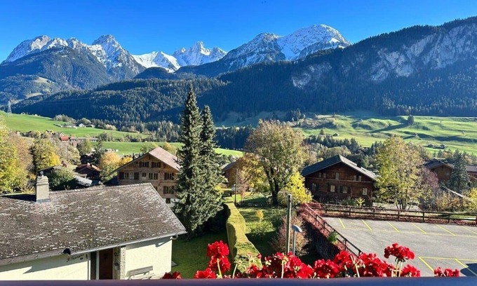 Chateau-d'Oex Apartment | Elegant Penthouse with Indoor Pool and Family-Friendly Amenities