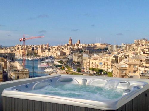 Cospicua Apartment | Top-Rated Penthouse Retreat with Hot Tub and Kitchen