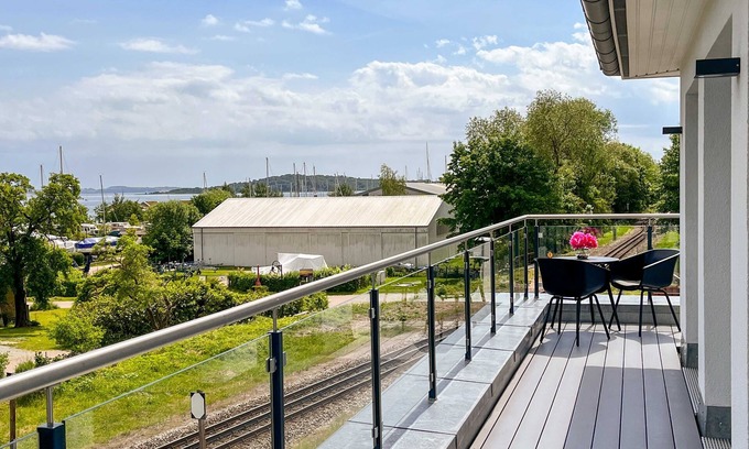 Lauterbach Apartment | Oceanfront Penthouse with Scenic Views in Germany