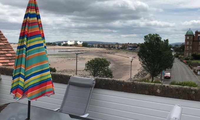 Minehead Apartment | Oceanfront Penthouse Apartment with Exceptional 9.8 Rating