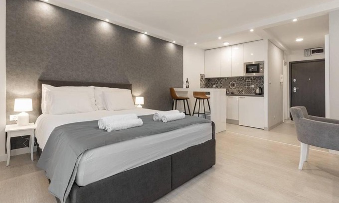 Novi Zagreb Apartment | Top-Rated Penthouse "Sky 17" with Balcony & Free Parking