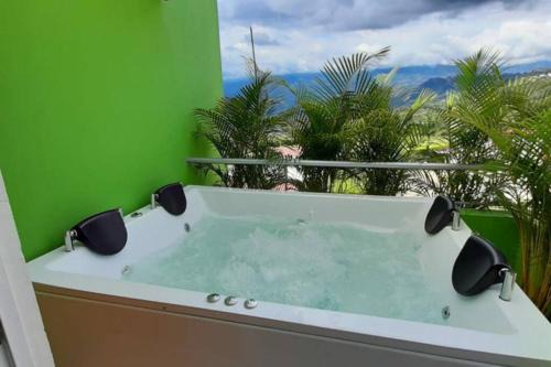 La Mesa Apartment | Relaxing Penthouse with Private Spa and Hot Tub