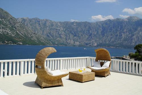 Donji Stoliv Apartment | Exclusive Penthouse Stoliv: Oceanfront Spa-Pool Retreat