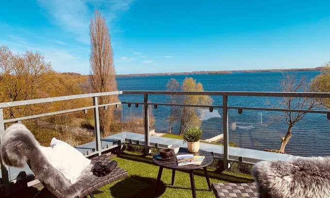 Ascheberg Apartment | Elegant Penthouse Suite by Plöner See with Ocean View