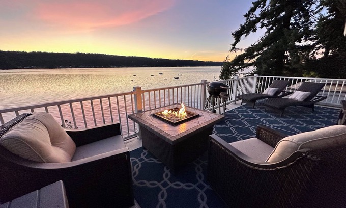 Erlands Point-Kitsap Lake Apartment | Experience Chico Bay Inn: Ocean View Penthouse & Spa Retreat