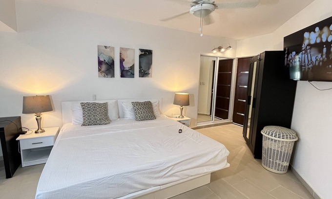 Montellano Apartment | Cozy King Room with Living Area, Full Kitchen & BBQ