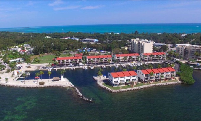 Plantation Key Condo | Panoramic Penthouse Escape at Futura Yacht Club #604