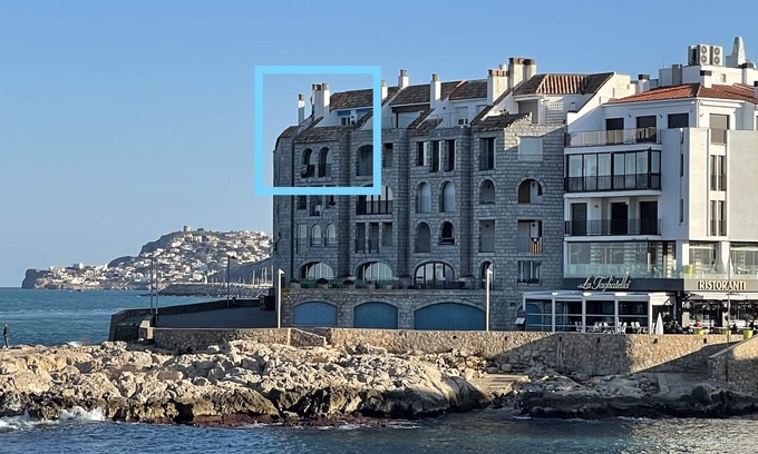 L'Escala Apartment | Stunning Penthouse Vista 365 with Oceanfront Pool Access