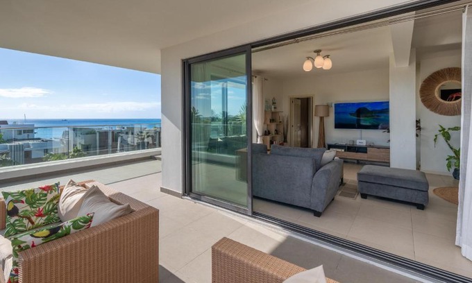 Trou aux Biches Apartment | Oceanfront Penthouse Vue Mer - Mont Choisy Awaits You