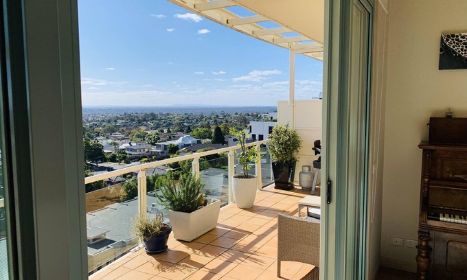 Doncaster Apartment | Penthouse with Amazing Views
