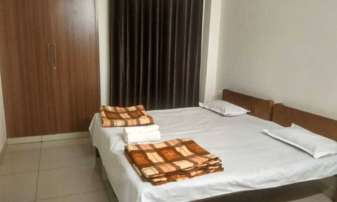 Bullawala Apartment | Mountain View Penthouse with Pool and Breakfast Included