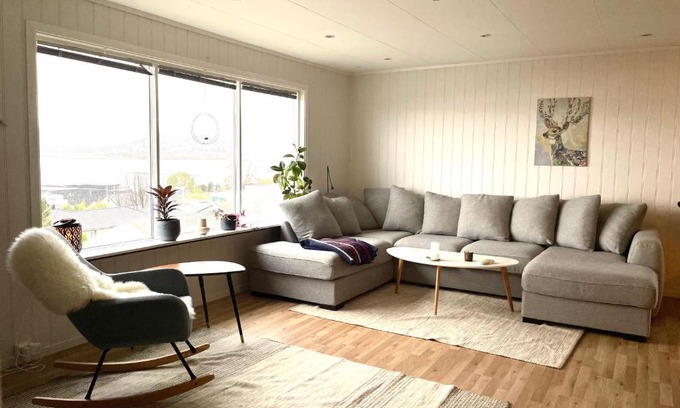 Tromso Apartment | Panoramic Penthouse with Ideal Location and Family Amenities